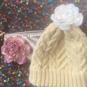 Cream knit hat with flower!